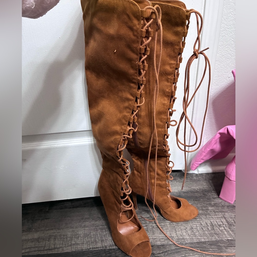 Lace up heel boots size 8